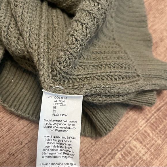 Gap Olive Green Pull Over Knit Sweater Size Large - Picture 4 of 4